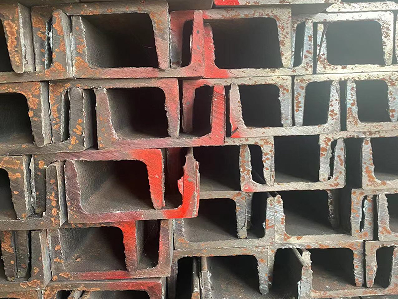 种类齐全的代码库：我们拥有由经验丰富的开发人员创建和维护的广泛网站源码集合，适用于各种项目。(种类齐全的代步车)